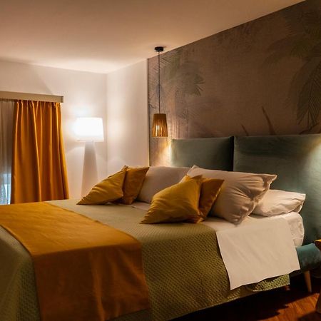 Two Rooms Chiaia 37 Napoli Ngoại thất bức ảnh