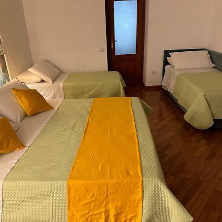 Two Rooms Chiaia 37 Napoli Ngoại thất bức ảnh