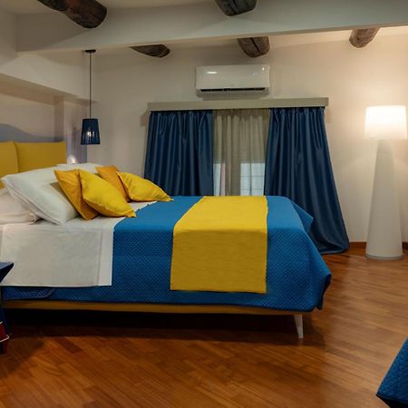 Two Rooms Chiaia 37 Napoli Ngoại thất bức ảnh