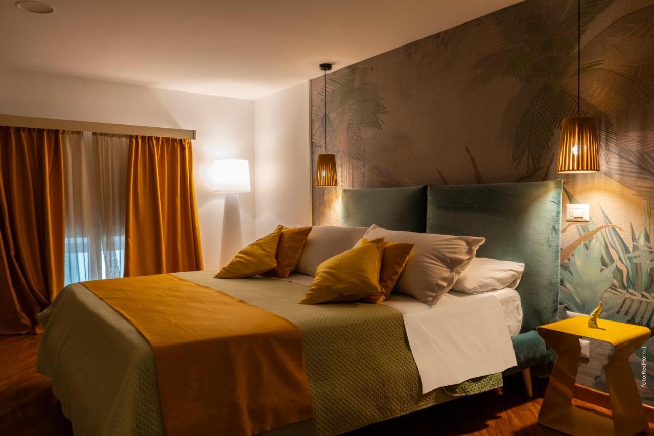 Two Rooms Chiaia 37 Napoli Ngoại thất bức ảnh