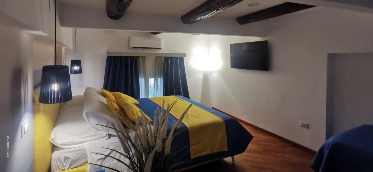 Two Rooms Chiaia 37 Napoli Ngoại thất bức ảnh