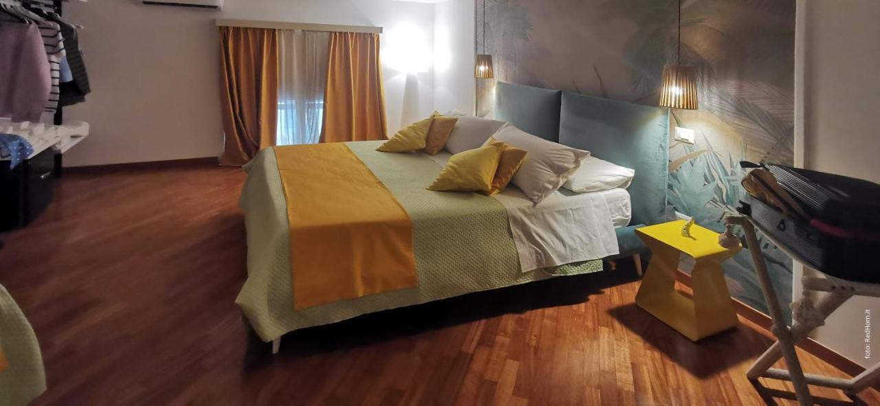 Two Rooms Chiaia 37 Napoli Ngoại thất bức ảnh