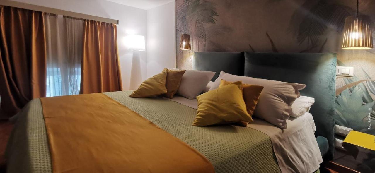Two Rooms Chiaia 37 Napoli Ngoại thất bức ảnh