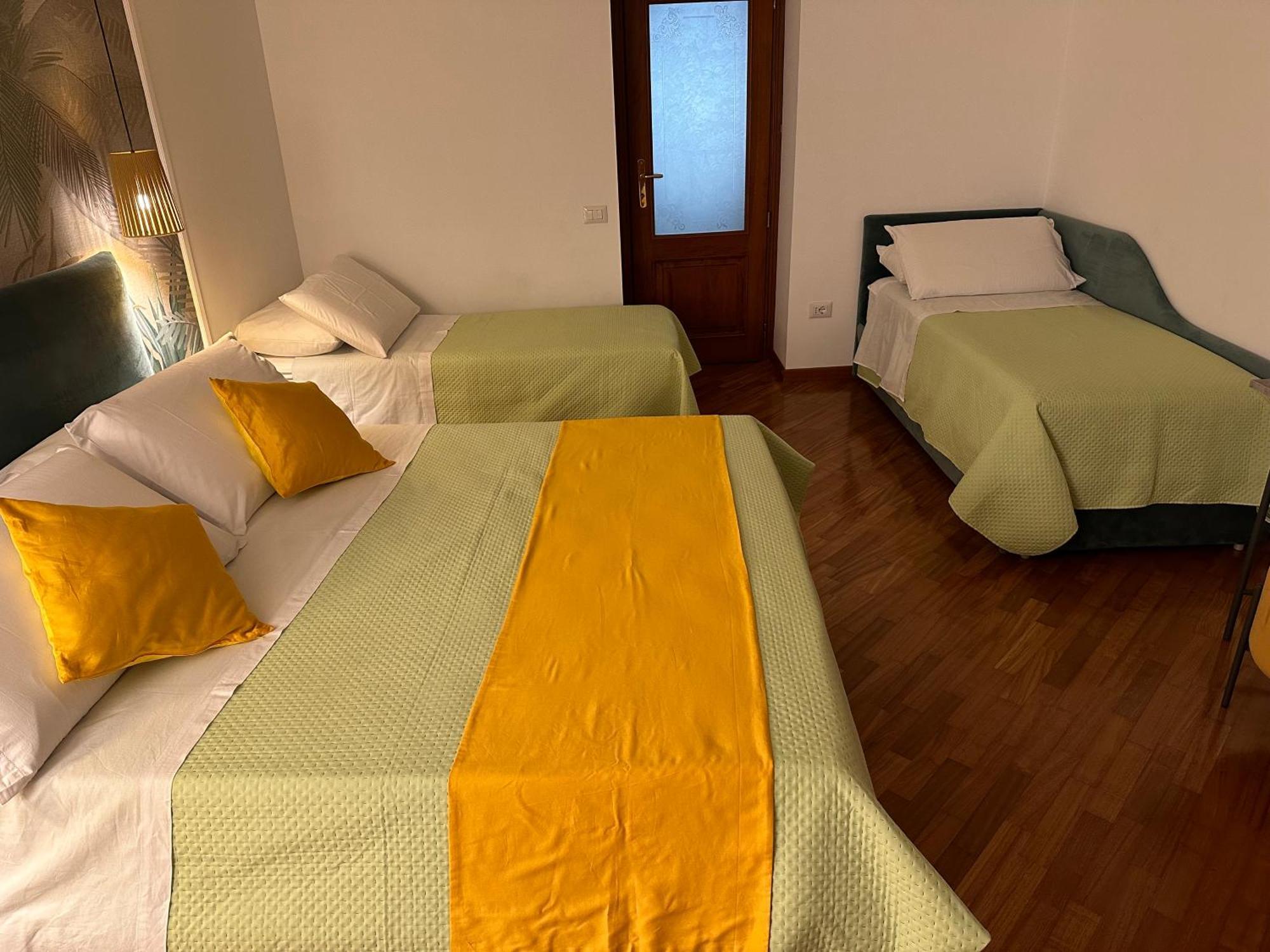 Two Rooms Chiaia 37 Napoli Ngoại thất bức ảnh