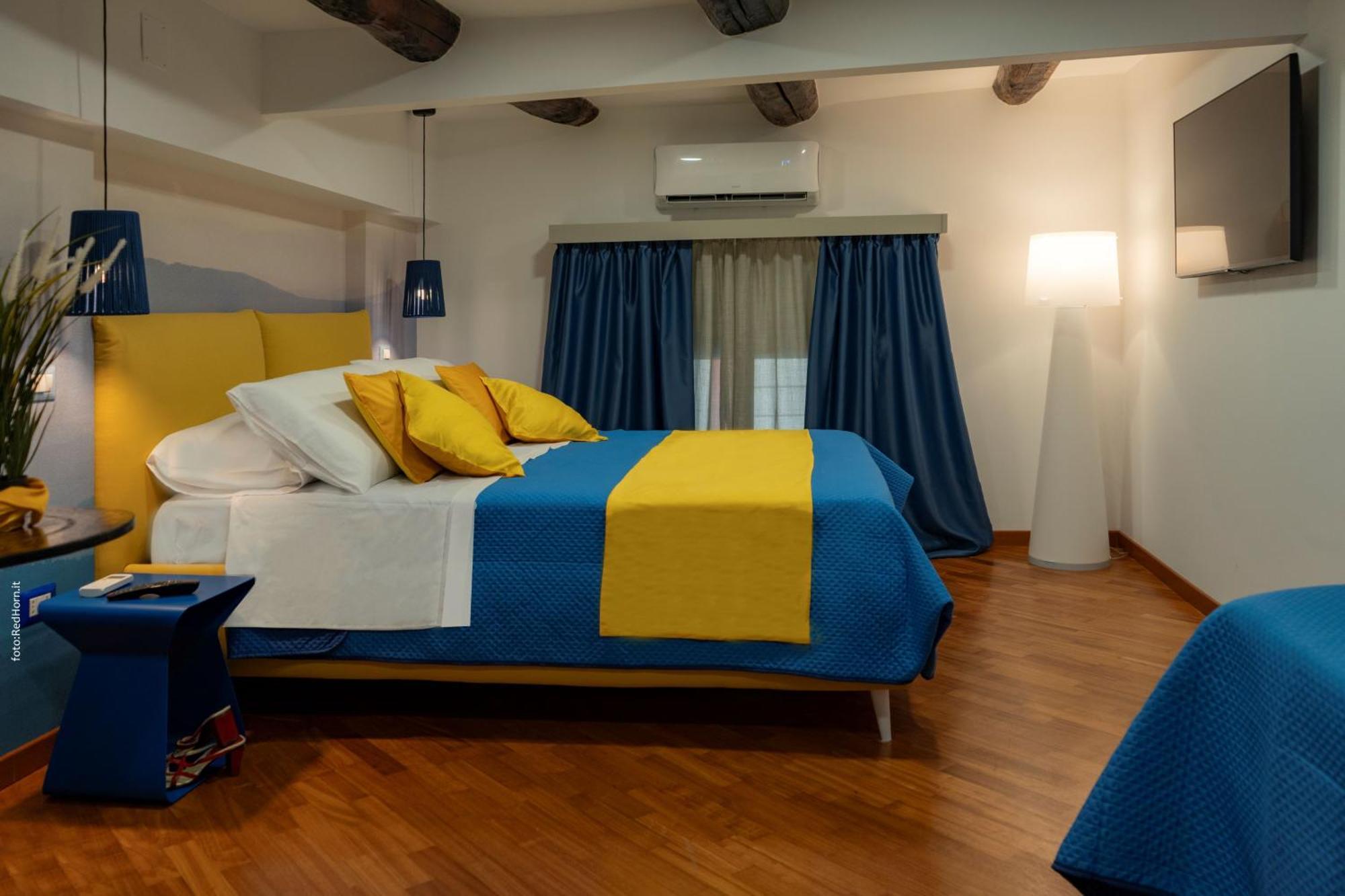 Two Rooms Chiaia 37 Napoli Ngoại thất bức ảnh